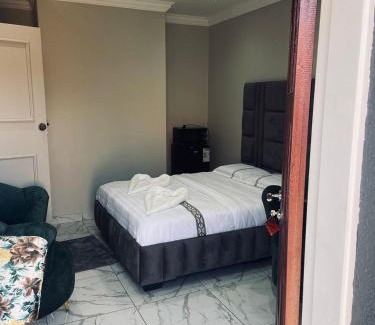 Pretoria Casa | Crown Palace Guesthouse