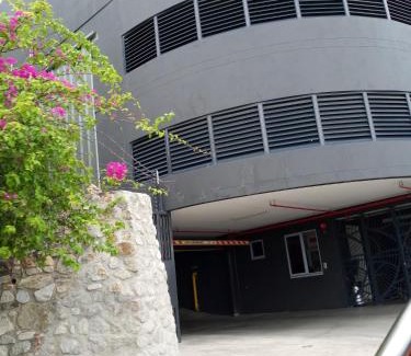 Port Moresby Hotel | Crown Plaza Residence