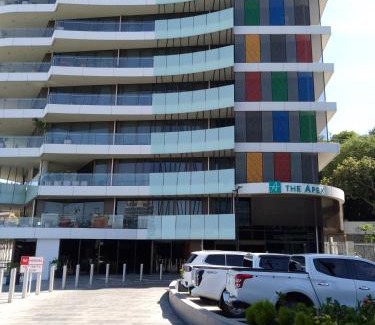 Port Moresby Hotel | Crown Plaza Residence