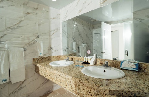 Los Brazos Complejo | CROWN&RESIDENCE SUITES 2-bedroom resort in delightful Puerto Plata with WiFi, AC