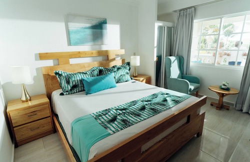 Los Brazos Complejo | CROWN&RESIDENCE SUITES 2-bedroom resort in delightful Puerto Plata with WiFi, AC