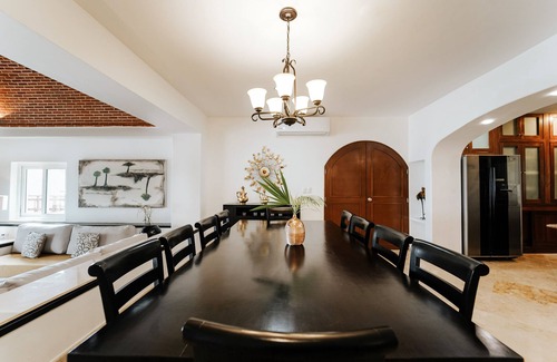 Puerto Morelos Villa | Crown Villa - Luxury Beachfront 8 bedroom property