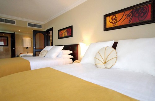 Los Maestros Complejo | CROWN VILLAS