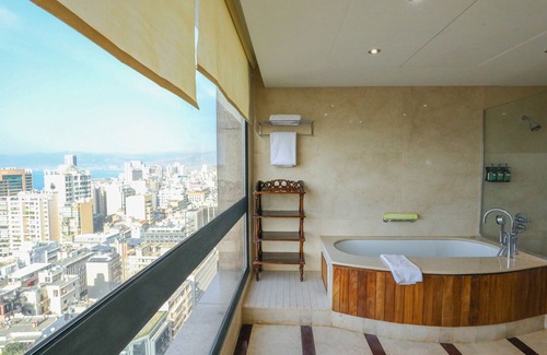 Hamra Hotel | Crowne Plaza Hotel Beirut by IHG