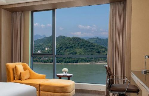 Yichang Hotel | Crowne Plaza Yichang by IHG