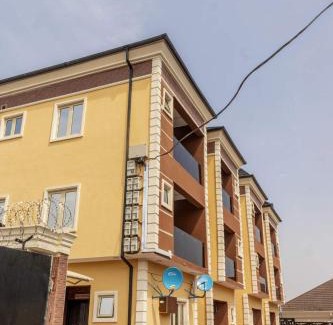 Lagos Apartamento | Crowned Crest Apartments