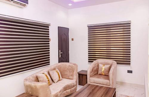 Lagos Apartamento | Crowned Crest Apartments