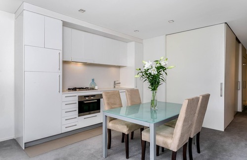 St. Leonards Apartamento | Crows Nest - CLA26 - Clarke Street - Stylish Crows Nest Apartment with Balcony Overlooking Park