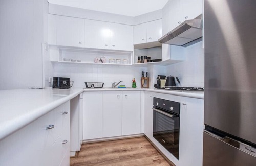 Crows Nest Apartamento | Crows Nest Gem with parking