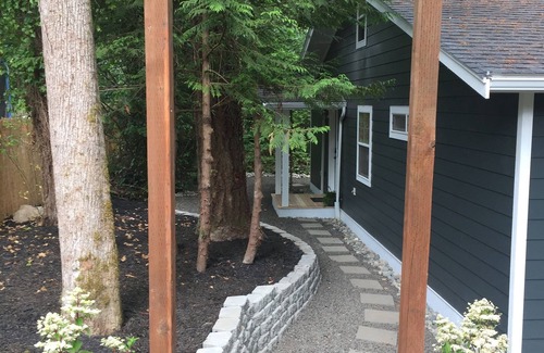 Suquamish Cabaña | Crow’s Nest Studio-Cosy Getaway in the Woods