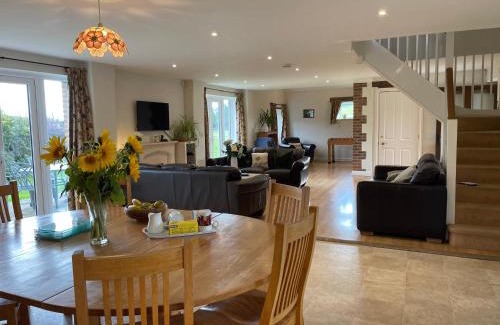 Pulham Casa | Crowthorne, Bookham Court