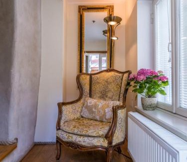 Old Town Hotel | CRU Hotel