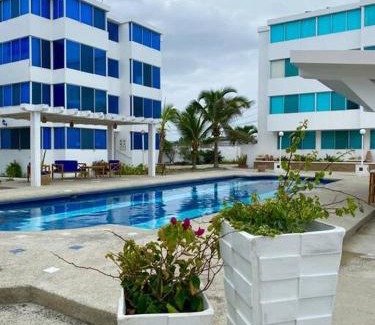 Crucita Apartamento | Crucita con Guardianía y acceso a Playa Privada y Piscina