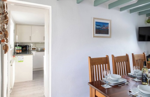 Llanfairfechan Cabaña | CRUD Y MOR, pet friendly, country holiday cottage in Llanfairfechan