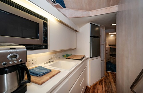 Destin Alquiler De Eote | Cruise, Dine, and Stay aboard The Destin!