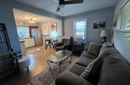 Cocoa Cabaña | Cruise / Port Canaveral- 2 Bedroom Cottage / Cocoa Beach
