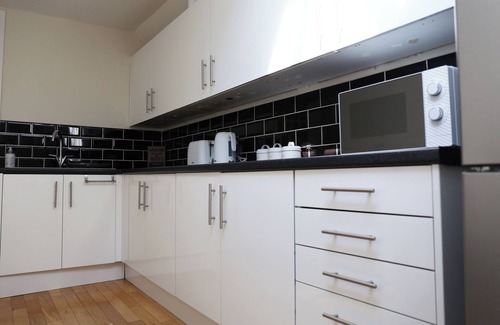 Netley Apartamento | Cruise, Relax, Explore. 2BR Free parking Close to port & S. Coast attractions