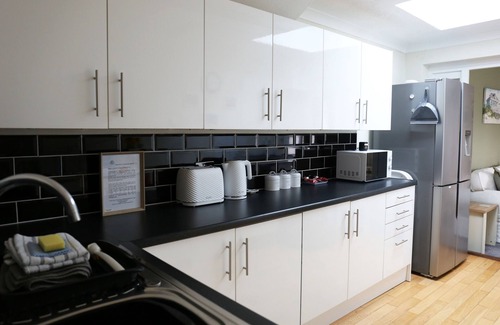 Netley Apartamento | Cruise, Relax, Explore. 2BR Free parking Close to port & S. Coast attractions