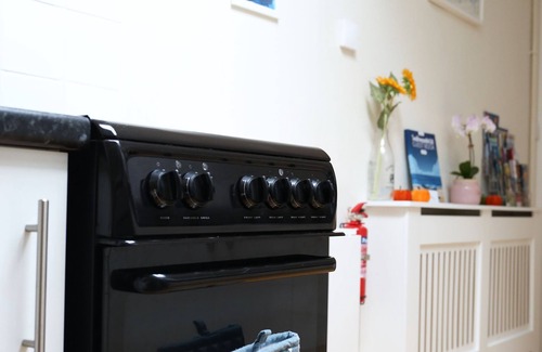 Netley Apartamento | Cruise, Relax, Explore. 2BR Free parking Close to port & S. Coast attractions
