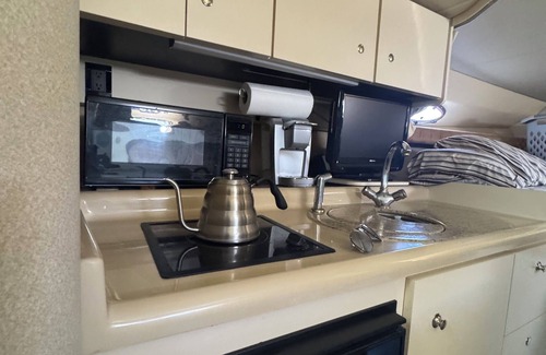 Lincoln Acres Alquiler De Eote | Cruisers 3075 Express - Sleeps 4 - Marina Amenities Included