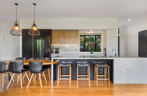 Castaways Beach Casa | Crusoe Court 3 - Tropical Oasis