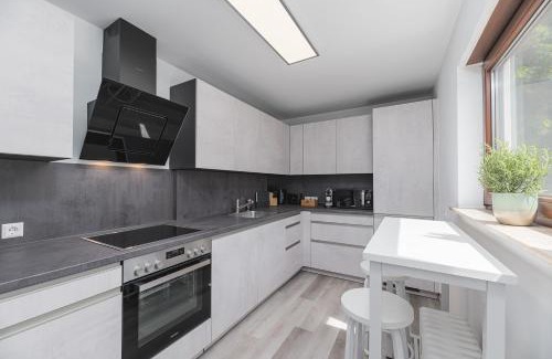 Bittenfeld Apartamento | Cruwzo - Fantastic Apartment with Balcony and Parking