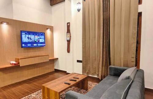 Beltola Apartamento | Crystal Abode- Studio Apartment with Terrace