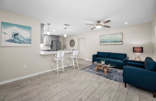 Crystal Beach Casa | CRYSTAL BEACH GETAWAY-STEPS TO THE GULF
