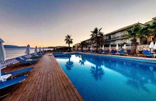 Kalamaki Hotel | Crystal Beach Hotel