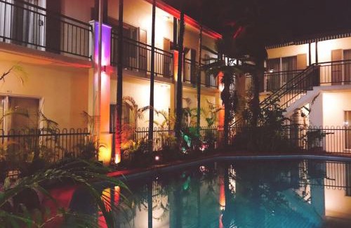 Cairns North Hotel | Crystal Garden Resort & Restaurant