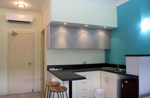 Cairns North Hotel | Crystal Garden Resort & Restaurant