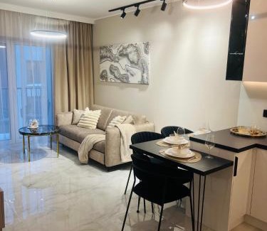 Podgorze Apartamento | Crystal Luxury Apartment with Free Parking in Cracow for 4 Guests