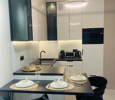 Podgorze Apartamento | Crystal Luxury Apartment with Free Parking in Cracow for 4 Guests