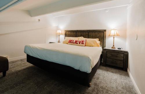 Enumclaw Cabina | Crystal Mountain Hotels