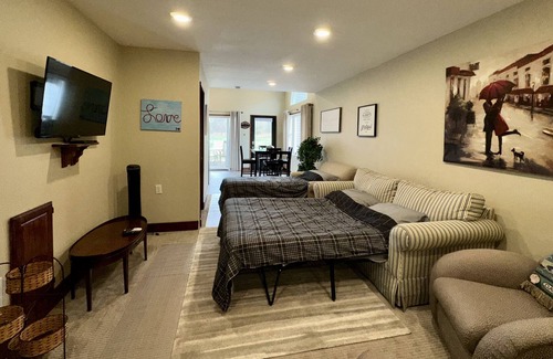 Benzonia Apartamento | Crystal Pines Lodge - Crystal Lodgings