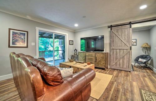 Townsend Casa | Crystal River Cabin with Scenic View and Fire Pit
