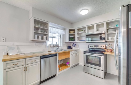 Crystal River Casa | Crystal River Home: 2 Mi to Three Sisters Springs!