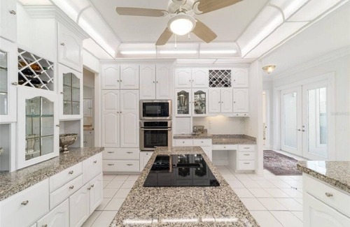 Crystal River Casa | Crystal River Manatee Palace A Waterfront Retreat HEATED POOL!