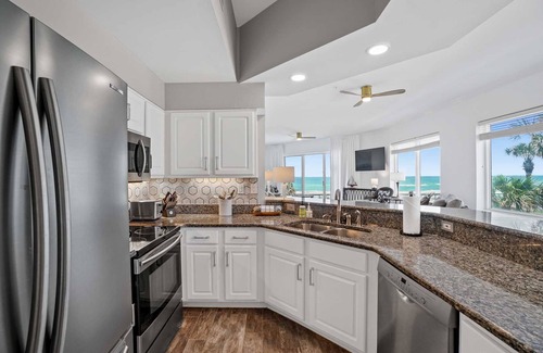 Avalon Beach Estates Condominio | Crystal View 201 3 Bedrooms | 3 Baths | Accommodates 12 | Pet Friendly Beach Service