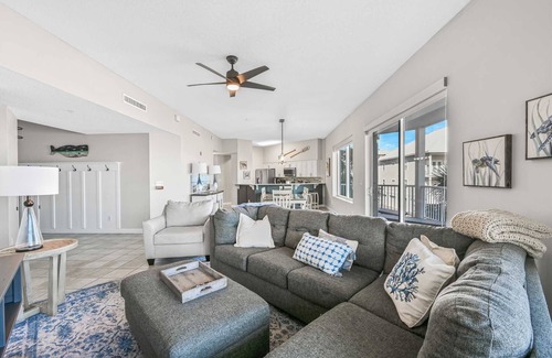 Avalon Beach Estates Condominio | Crystal View 203 3 bedroom/ 3 bath unit Beach service great view SO MUCH SPACE