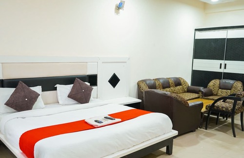 Sector 70 Hotel | CSK RESIDENCY
