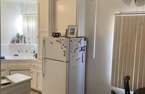 Pico-Union Apartamento | CStudio in DTLA with private entrance, courtyards with roses an view of city