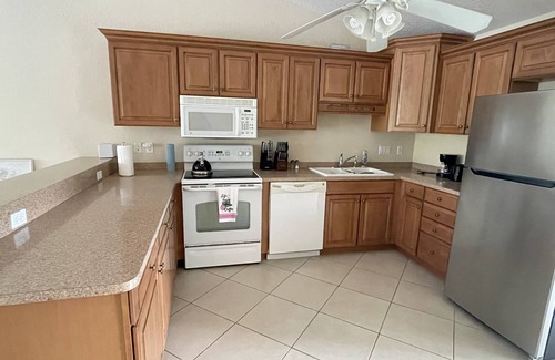 Englewood East Villa | CT Villa Keep it simple a this peaceful and centrally-located place.