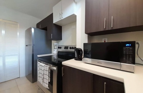 New Kingston Apartamento | CTBH @ Brompton #38 [1-Bedroom w/ Pool]