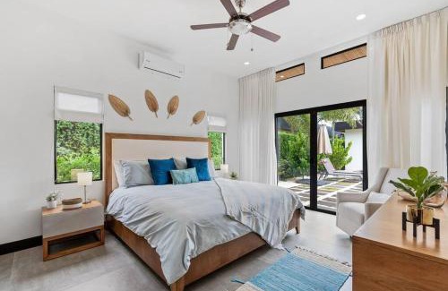 Tamarindo Villa | CU20 Modern Beach Home w Guest House & Pvt Pool