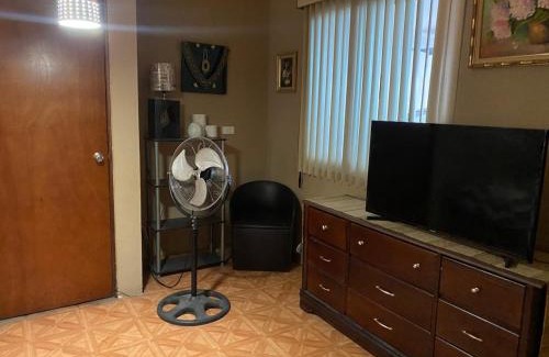 Monterrey Casa | cuarto acogedor y privado para descansar