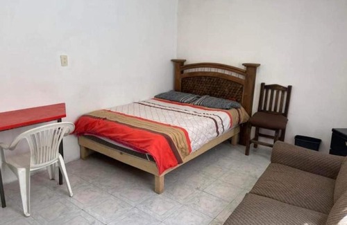 Toluca Casa | Cuarto cerca del aeropuerto y la central de abastos