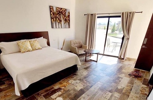 Valle de Guadalupe Hotel | Cuatro Lunas