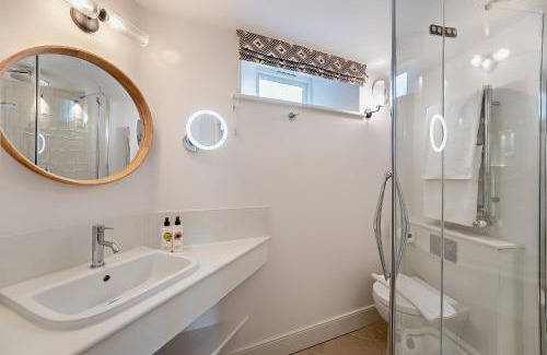 East Dean and Friston Cama Y Desayuno | Cub Bedroom Two