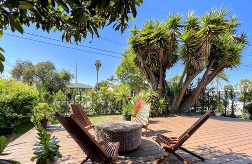Ladera Heights Casa | Cubier: Scenic Manor of Inglewood (SHW-LAD)